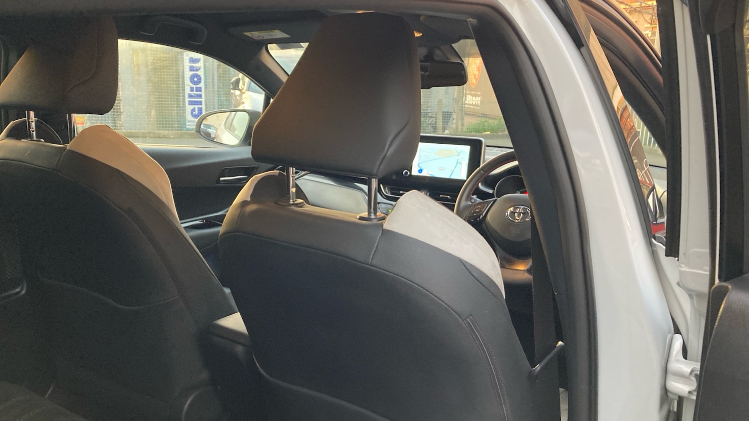 Used Toyota C-HR 2023 for sale - 76415696: Photo 20