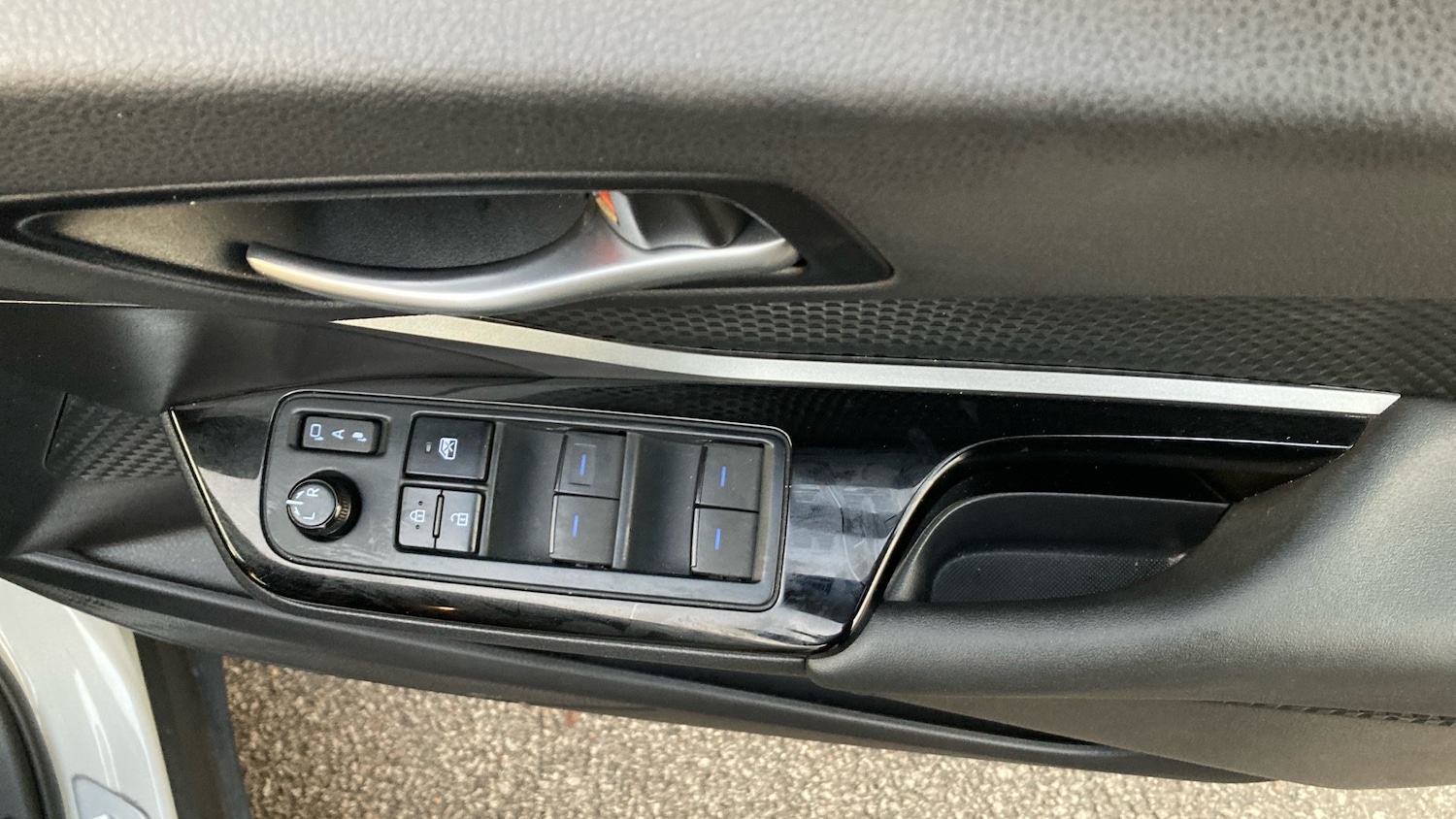 Used Toyota C-HR 2023 for sale - 76415696: Photo 32