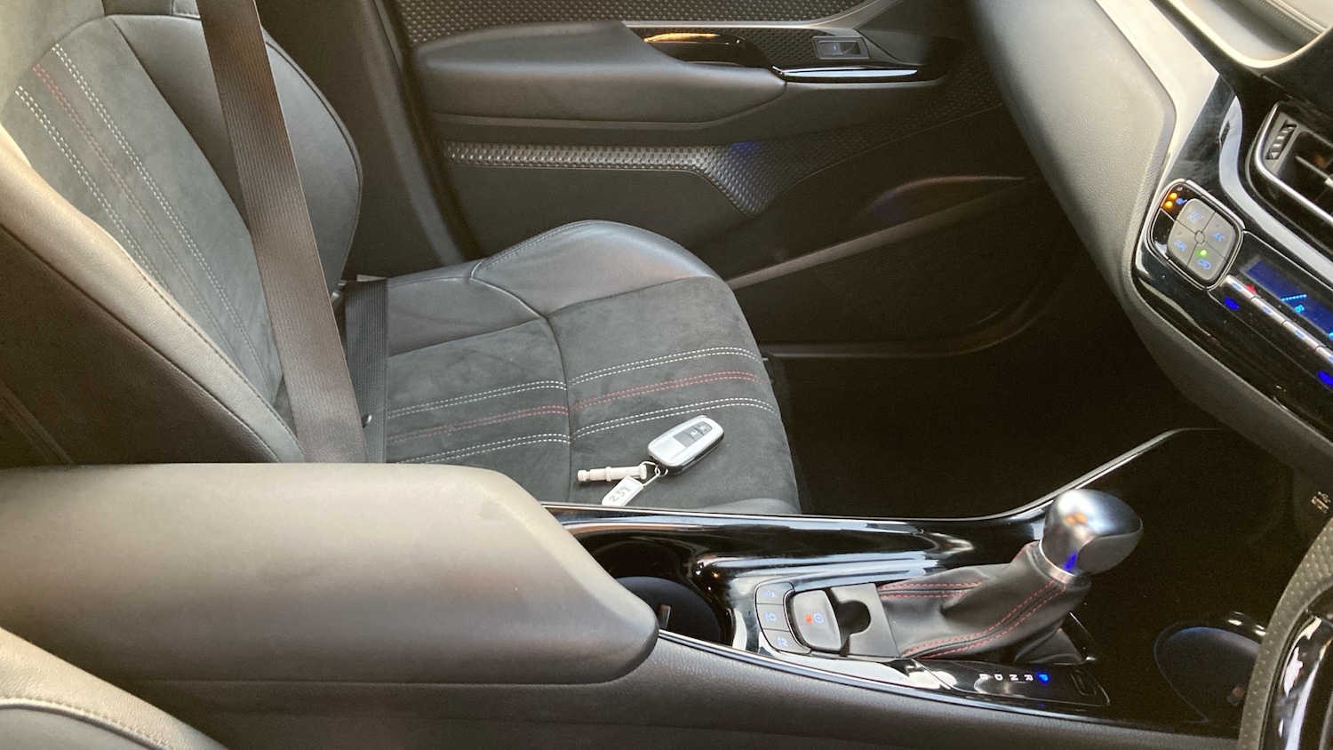 Used Toyota C-HR 2023 for sale - 76415696: Photo 35