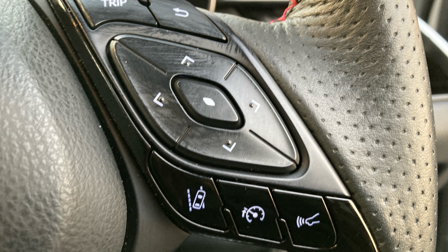 Used Toyota C-HR 2023 for sale - 76415696: Photo 37