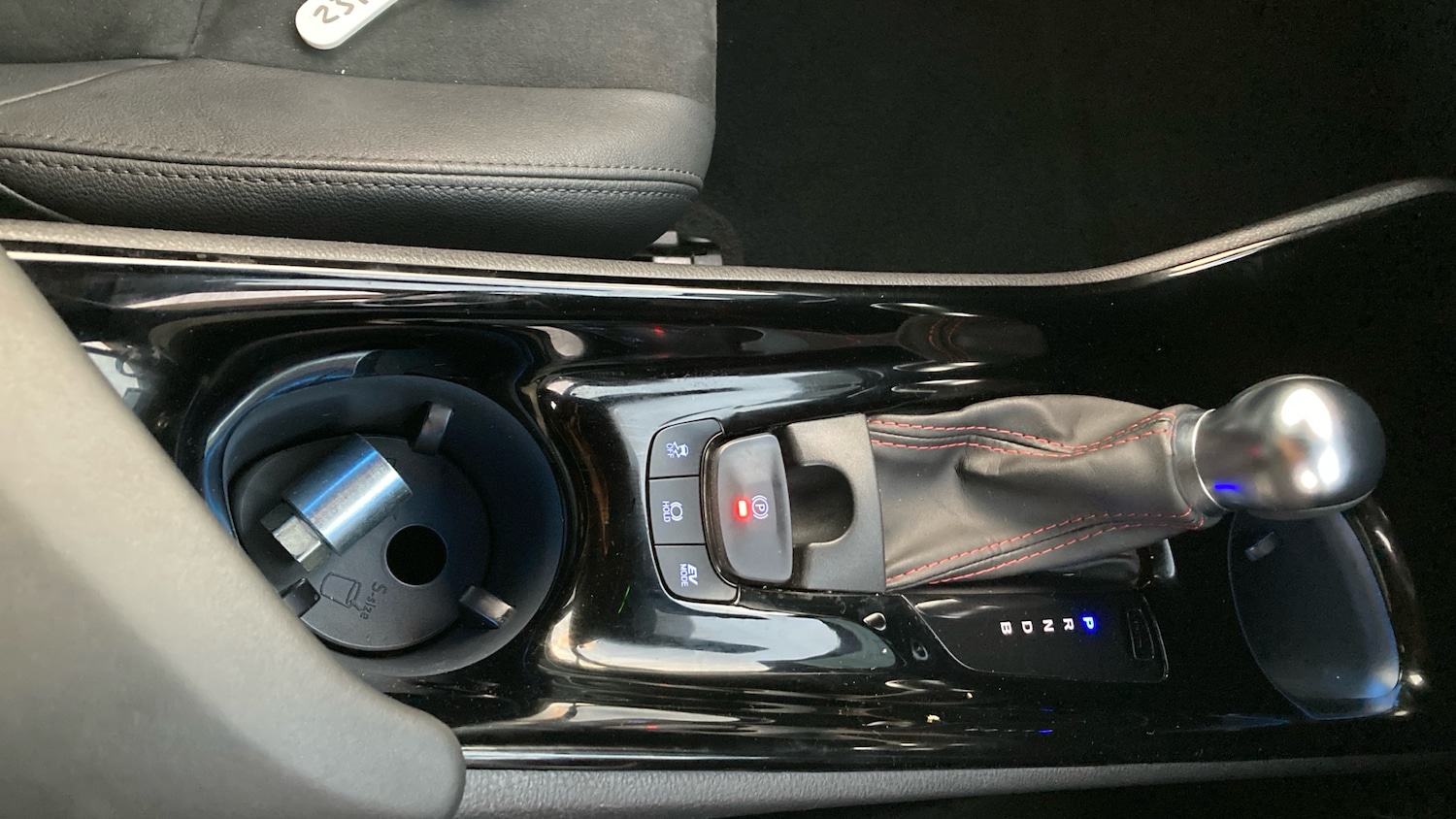 Used Toyota C-HR 2023 for sale - 76415696: Photo 39