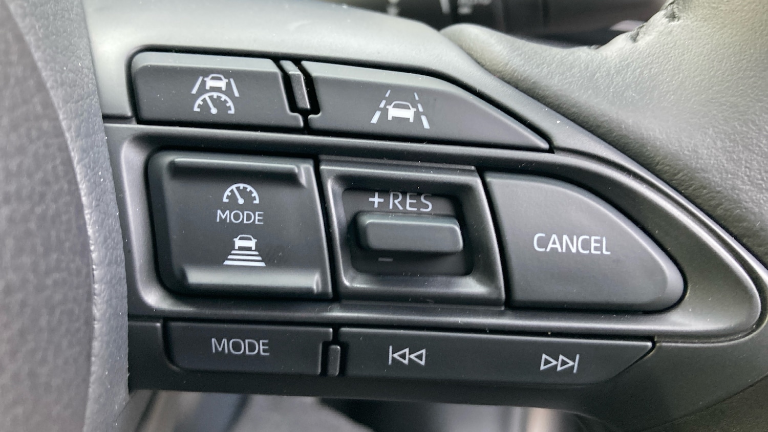 Used Toyota Yaris Cross 2025 for sale - 77453007: Photo 38