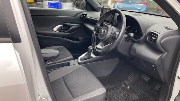 Used Toyota Yaris Cross 2021 for sale - 76257559: Photo 11