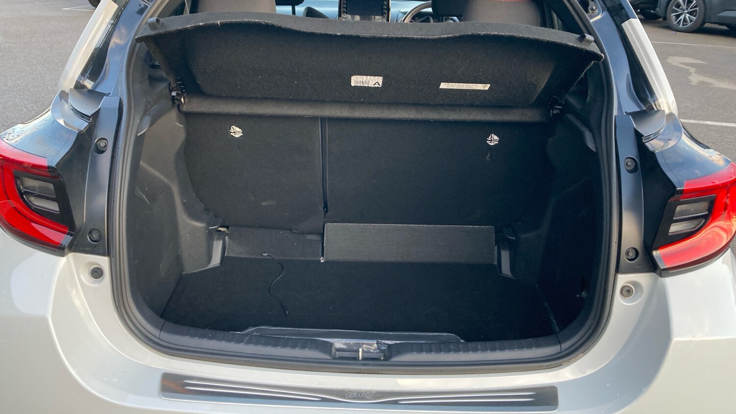 Used Toyota Yaris 2023 for sale - 76381880: Photo 14