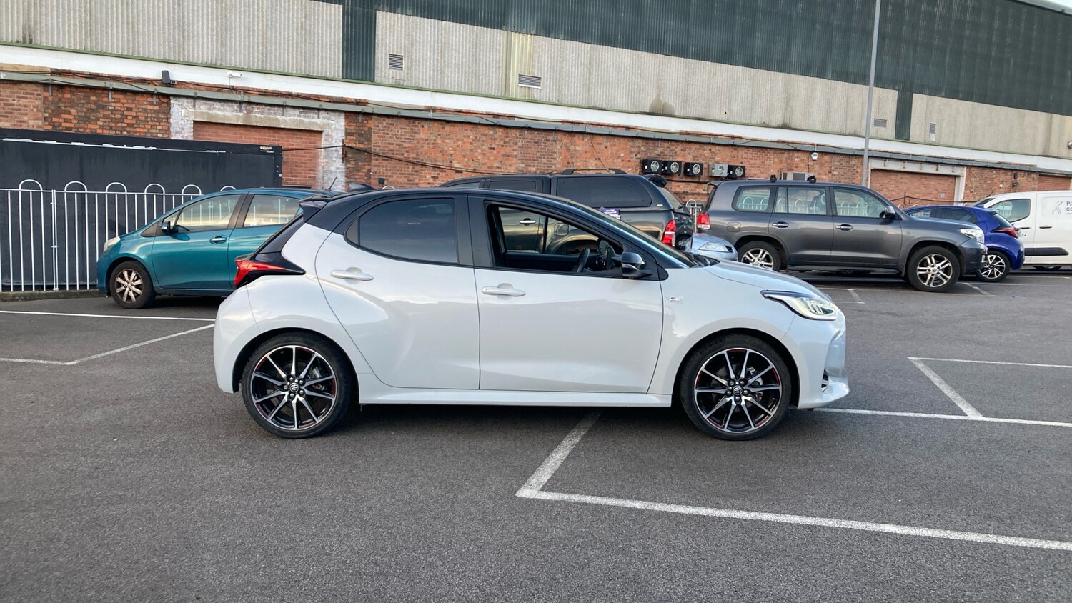 Used Toyota Yaris 2023 for sale - 76381880: Photo 16