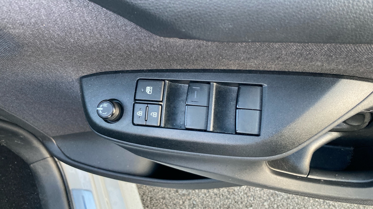 Used Toyota Yaris 2023 for sale - 76381880: Photo 32