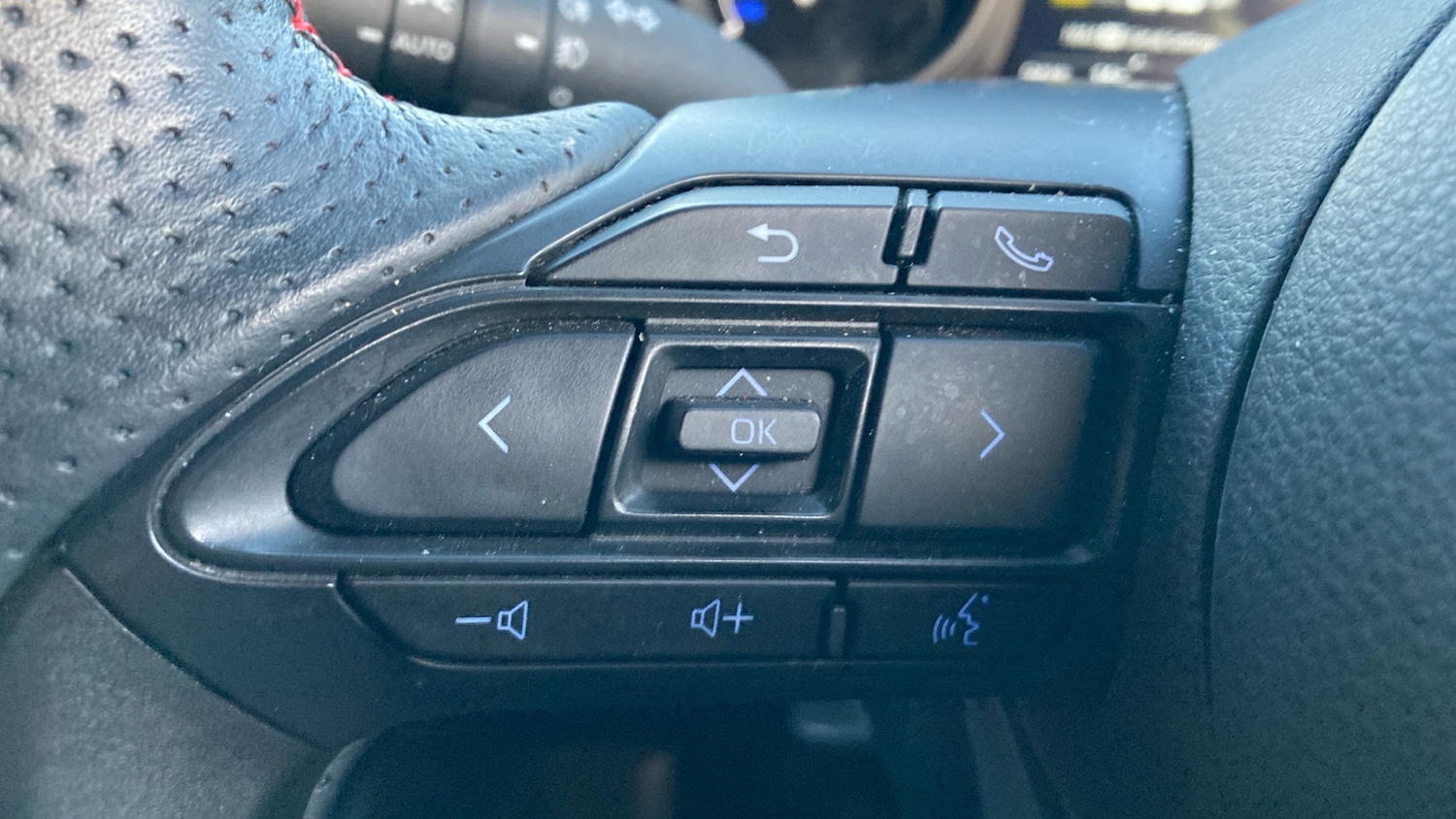 Used Toyota Yaris 2023 for sale - 76381880: Photo 36