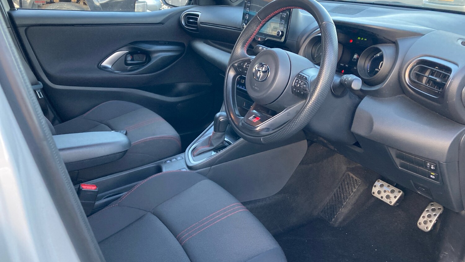 Used Toyota Yaris 2023 for sale - 76381880: Photo 41