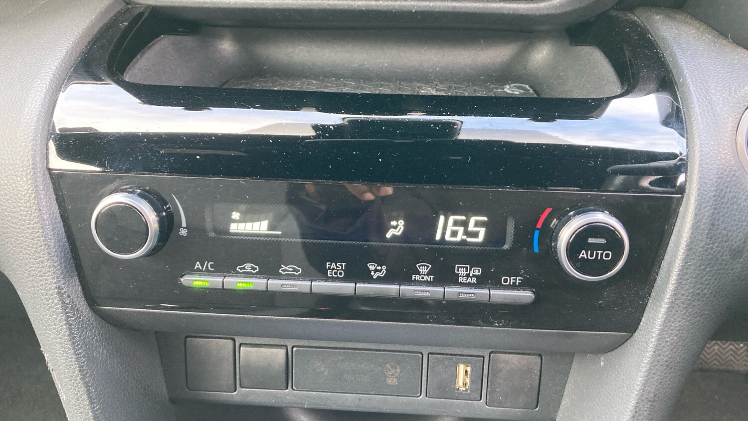 Used Toyota Yaris Cross 2021 for sale - 76612520: Photo 37