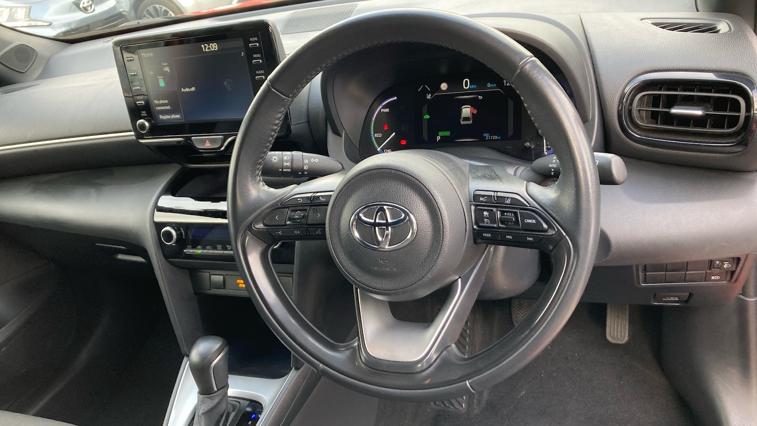 Used Toyota Yaris Cross 2021 for sale - 76612520: Photo 6