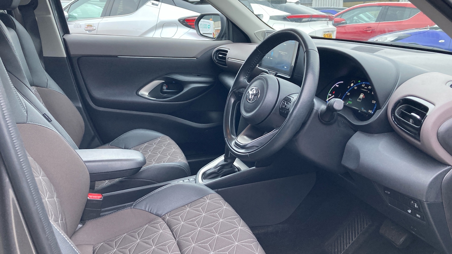 Used Toyota Yaris Cross 2023 for sale - 76682228: Photo 11