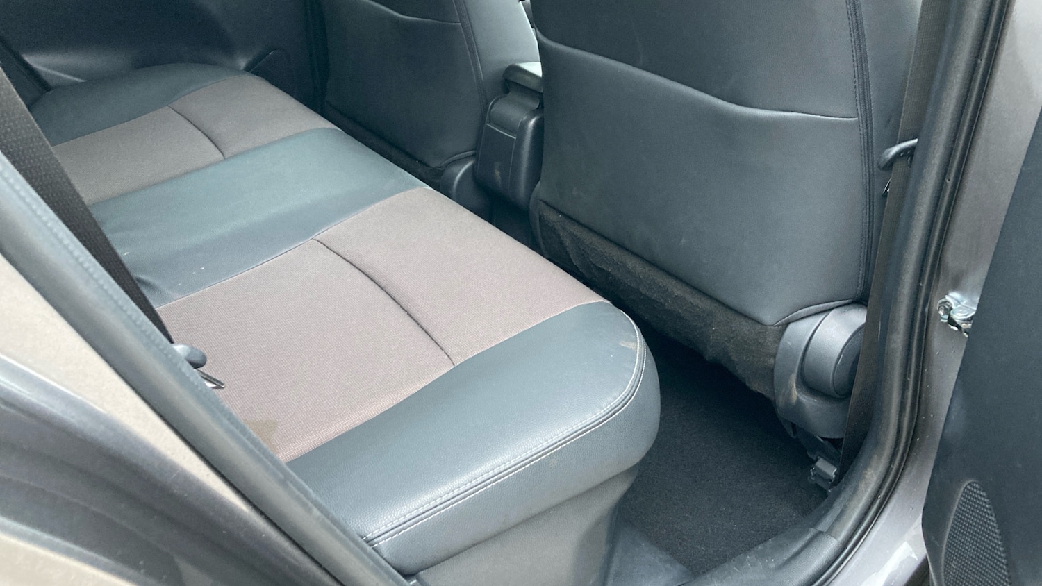 Used Toyota Yaris Cross 2023 for sale - 76682228: Photo 12