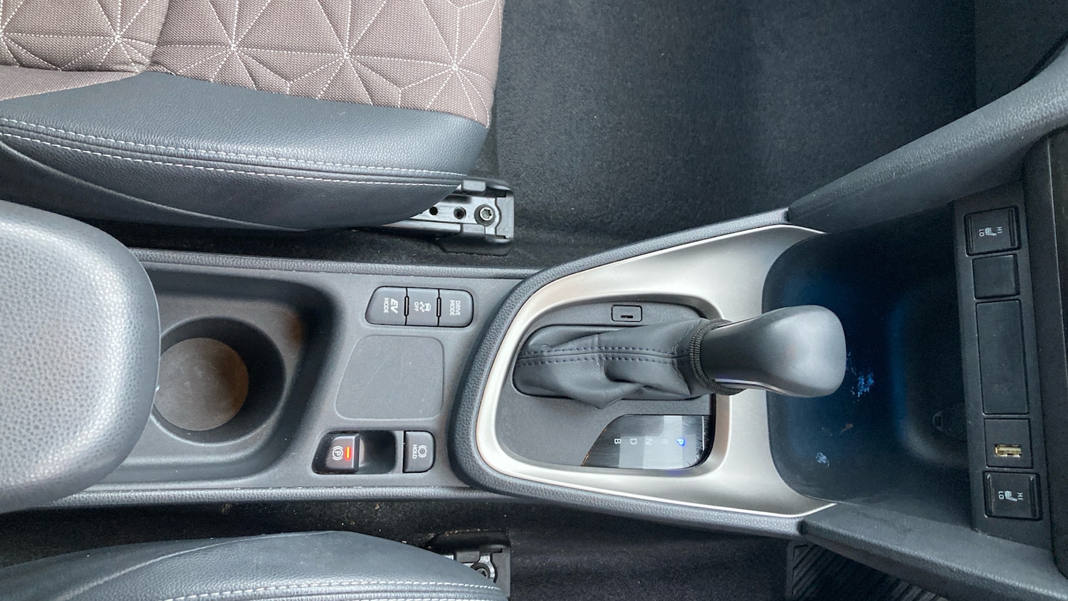 Used Toyota Yaris Cross 2023 for sale - 76682228: Photo 30