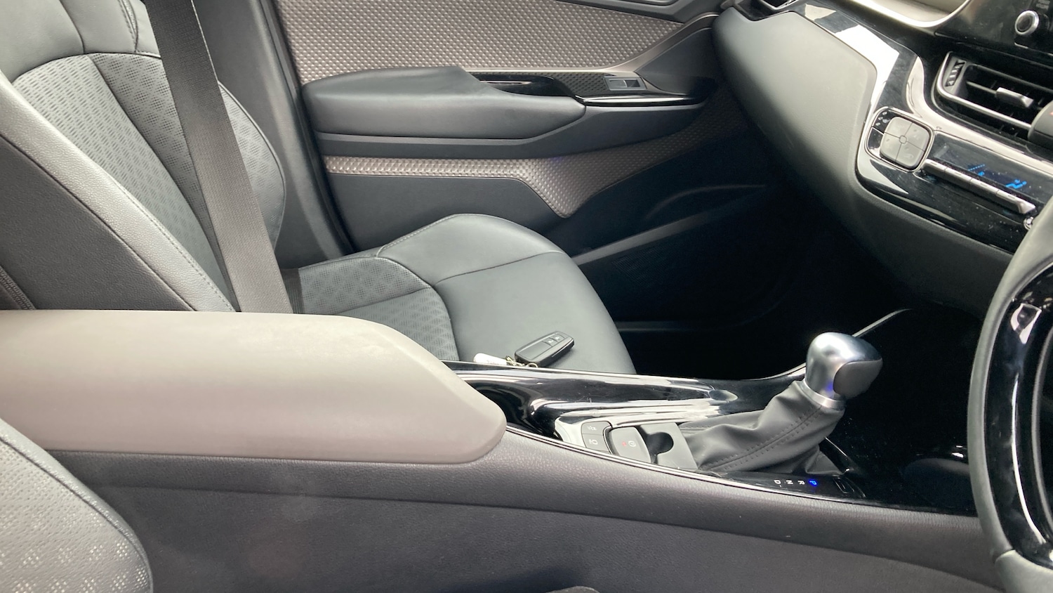 Used Toyota C-HR 2020 for sale - 78125068: Photo 38