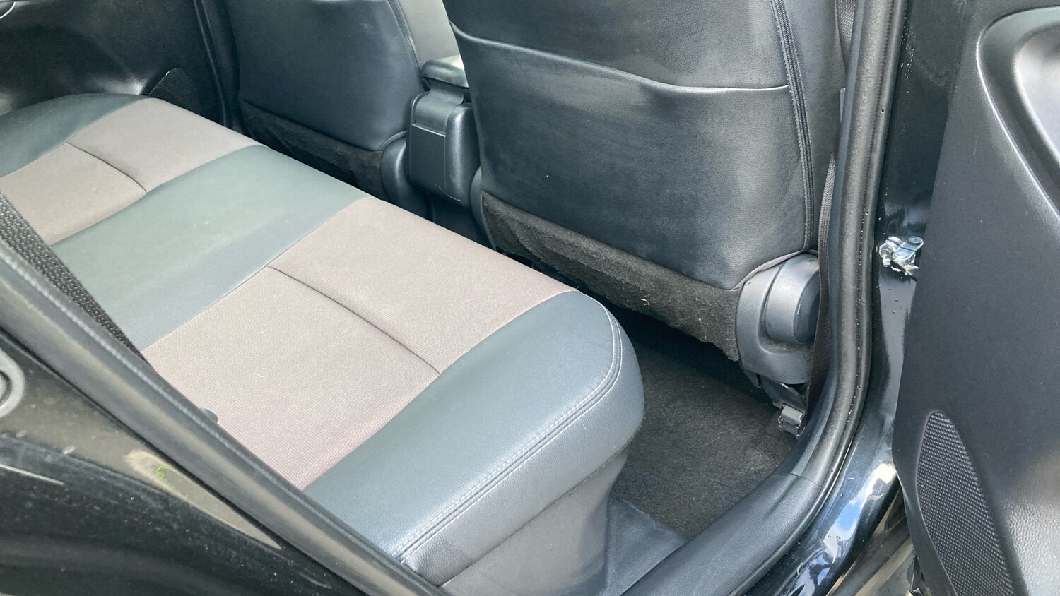 Used Toyota Yaris Cross 2023 for sale - 75995036: Photo 12
