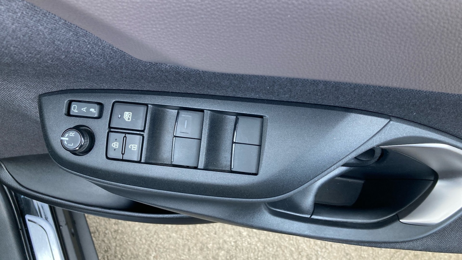 Used Toyota Yaris Cross 2023 for sale - 75995036: Photo 32