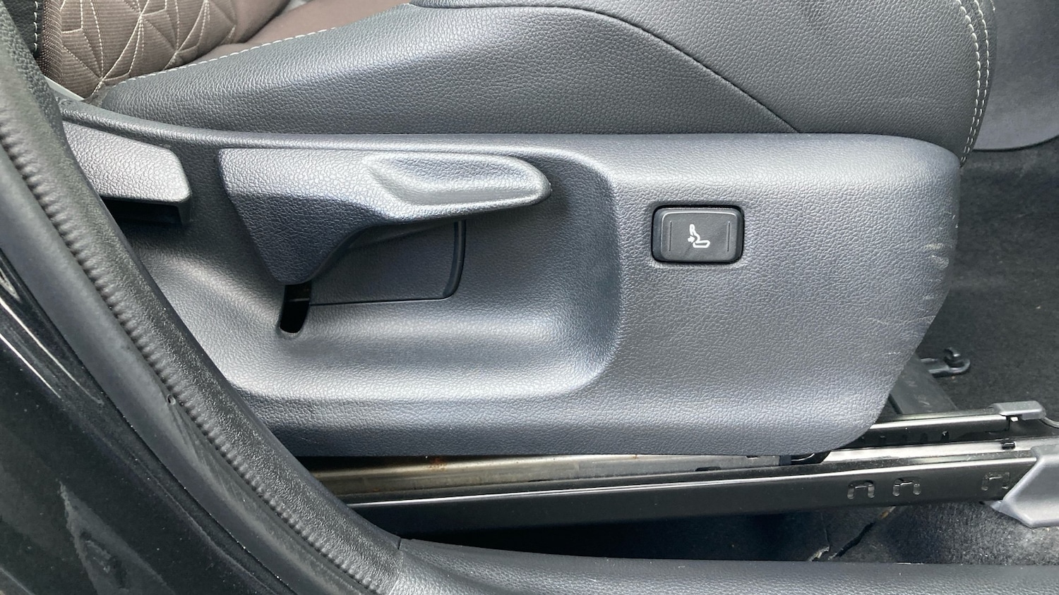 Used Toyota Yaris Cross 2023 for sale - 75995036: Photo 34