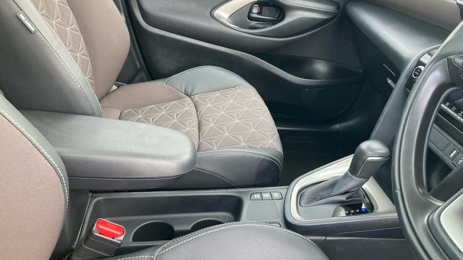 Used Toyota Yaris Cross 2023 for sale - 75995036: Photo 35
