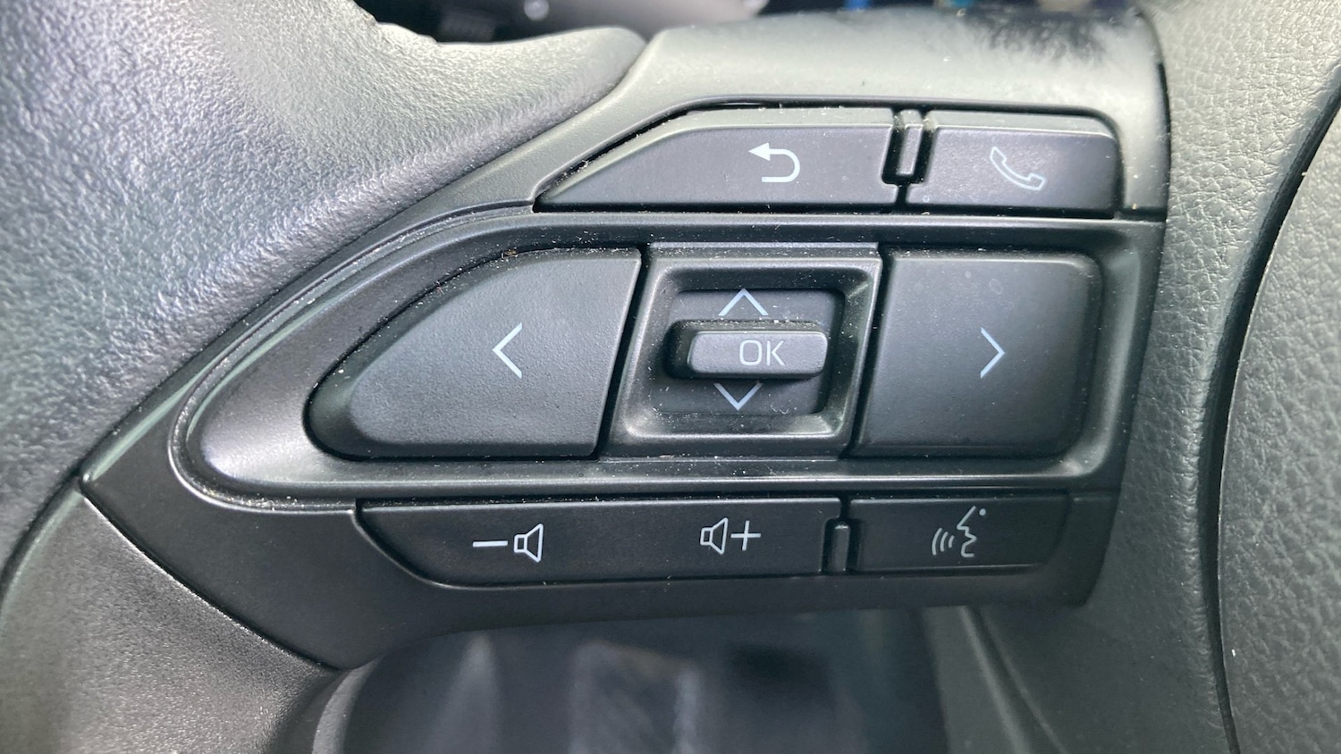 Used Toyota Yaris Cross 2023 for sale - 75995036: Photo 37