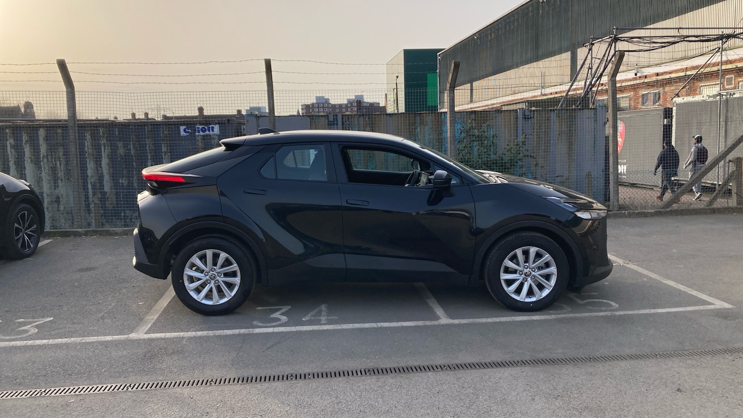 Used Toyota C-HR 2025 for sale - 77988920: Photo 16