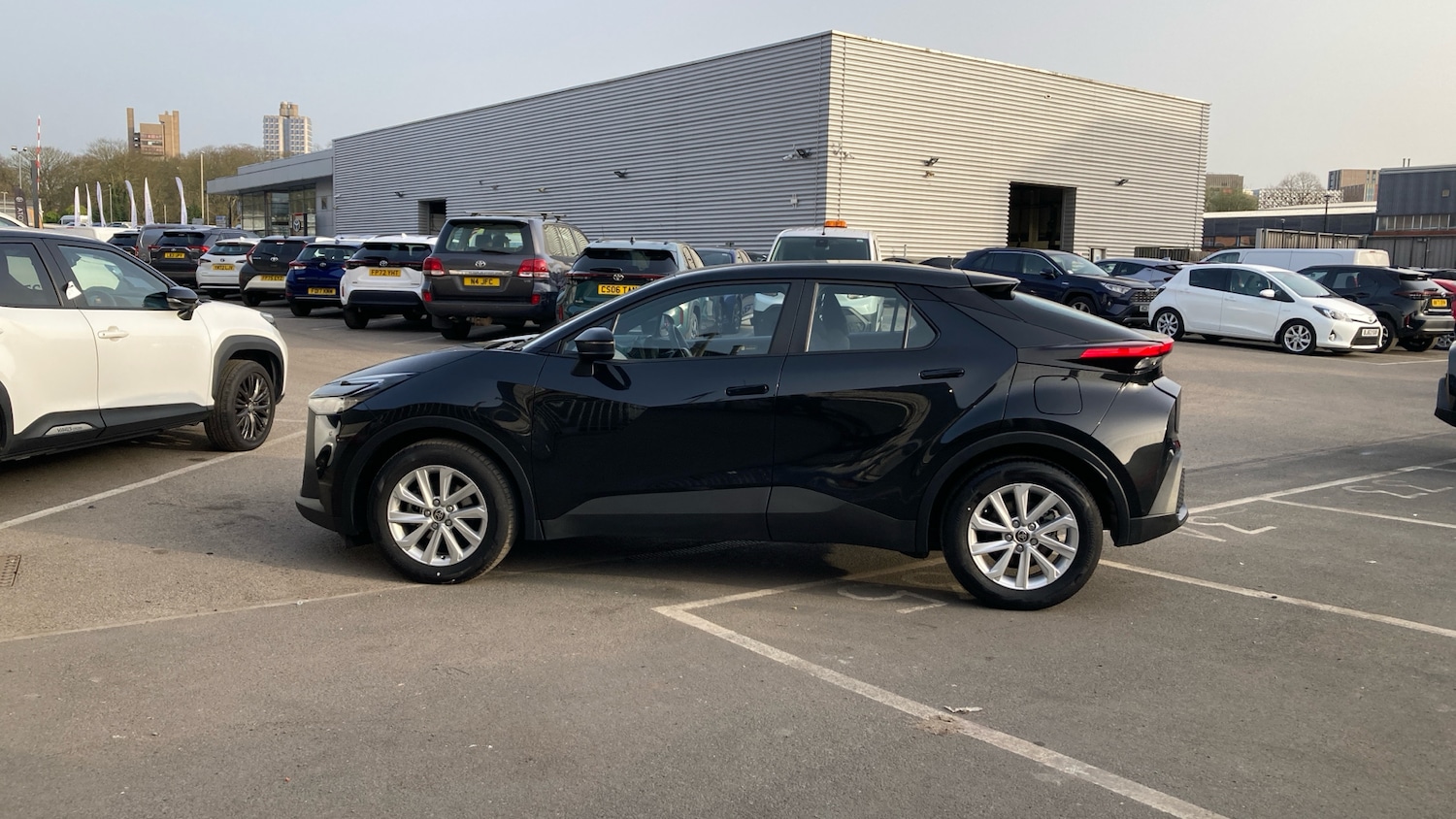 Used Toyota C-HR 2025 for sale - 77988920: Photo 17