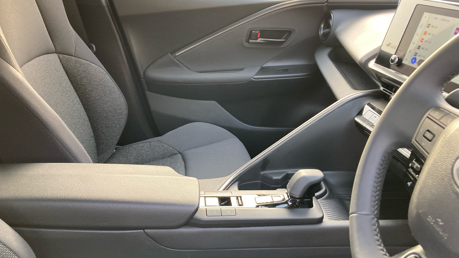 Used Toyota C-HR 2025 for sale - 77988920: Photo 35