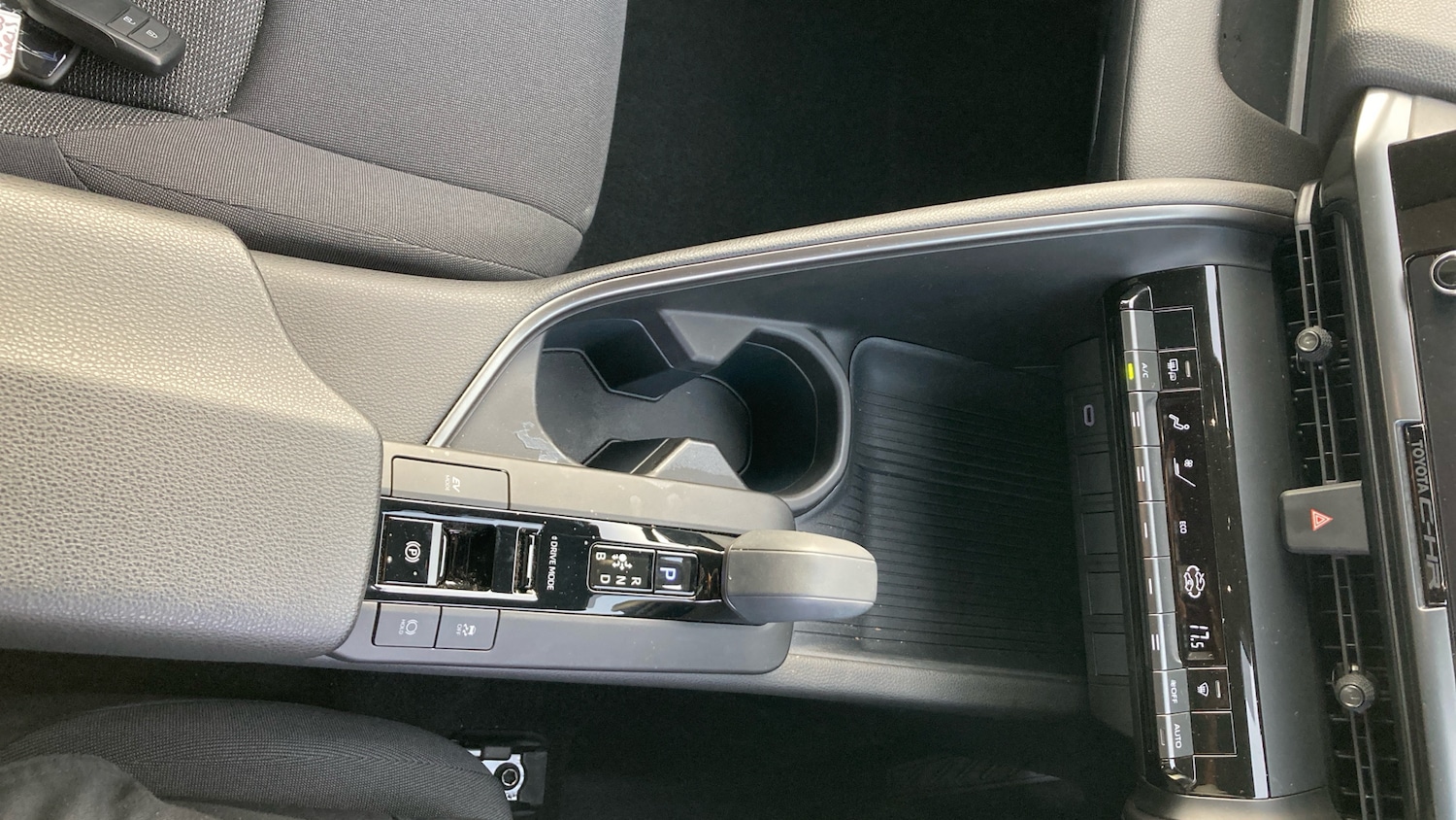 Used Toyota C-HR 2025 for sale - 77988920: Photo 40