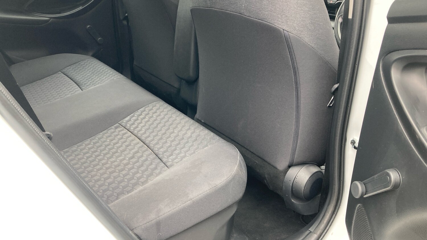 Used Toyota Yaris 2024 for sale - 77906269: Photo 12