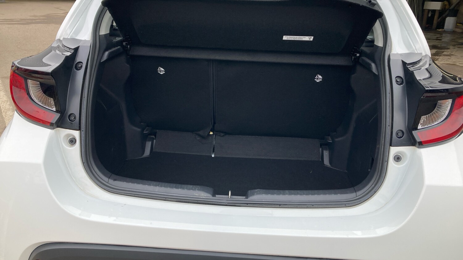 Used Toyota Yaris 2024 for sale - 77906269: Photo 14