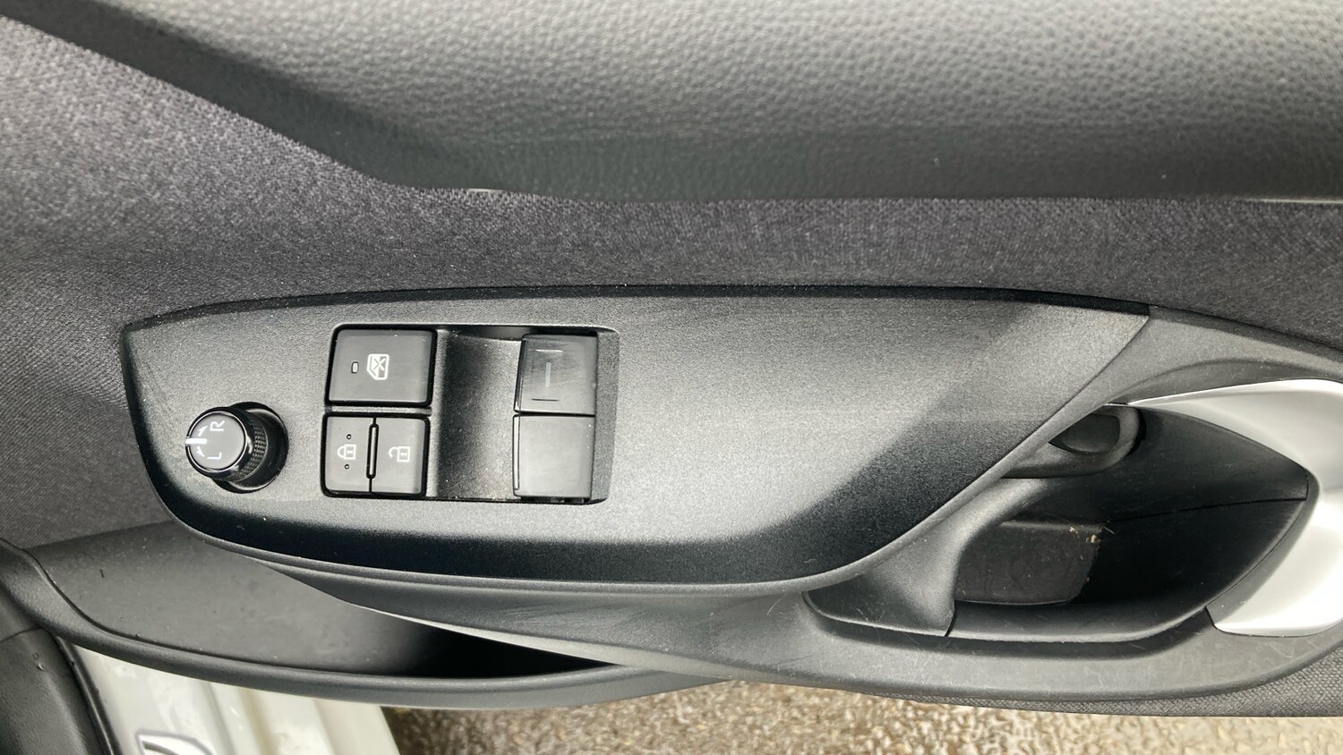 Used Toyota Yaris 2024 for sale - 77906269: Photo 32