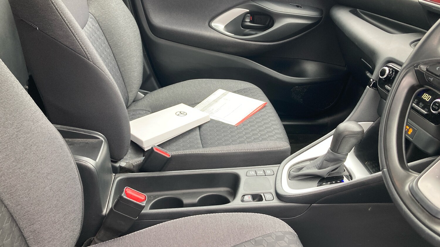 Used Toyota Yaris 2024 for sale - 77906269: Photo 34