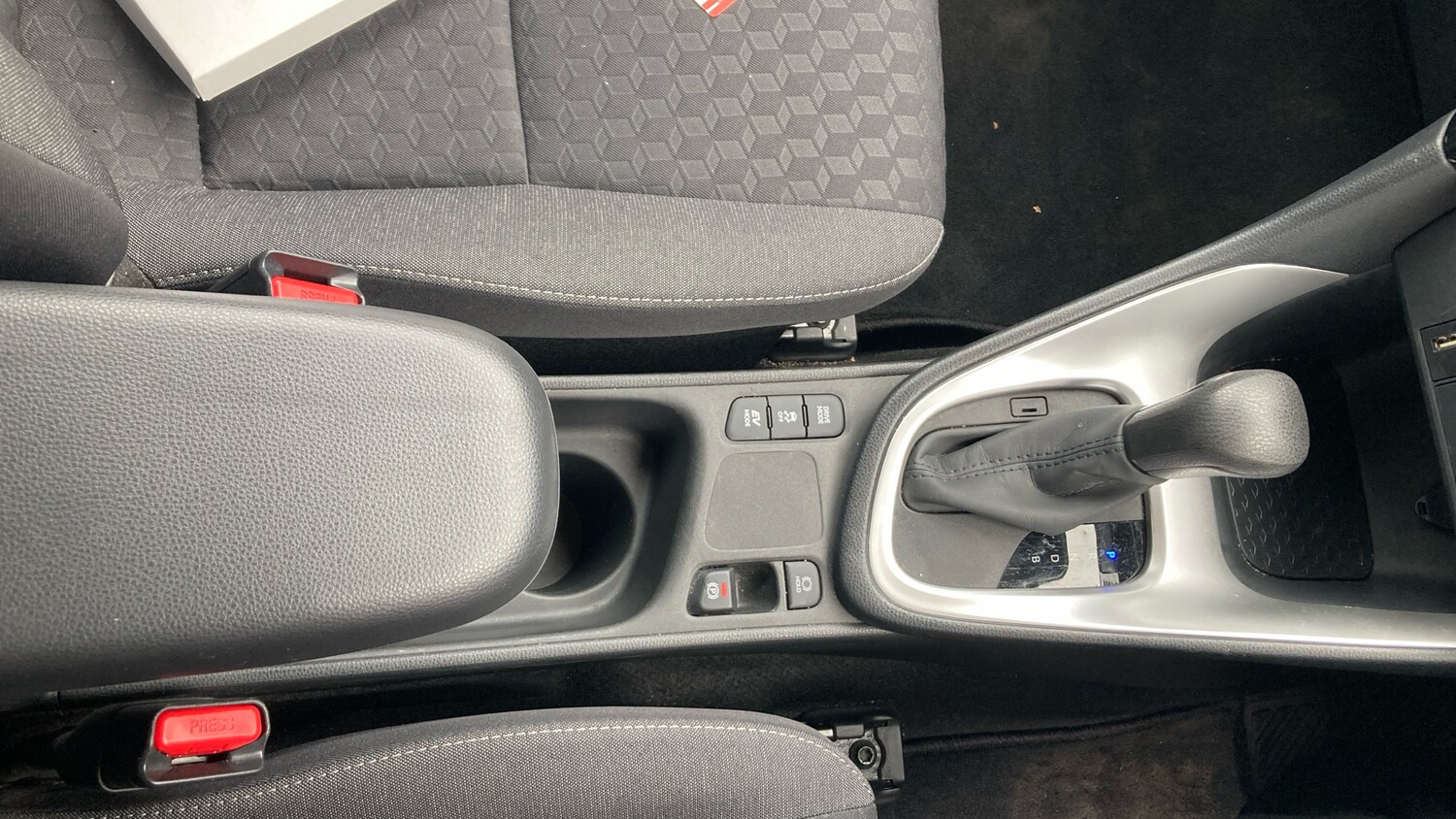 Used Toyota Yaris 2024 for sale - 77906269: Photo 37