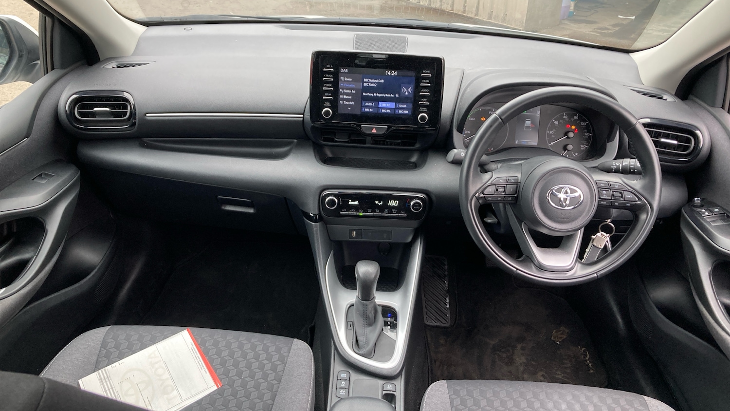 Used Toyota Yaris 2024 for sale - 77906269: Photo 5