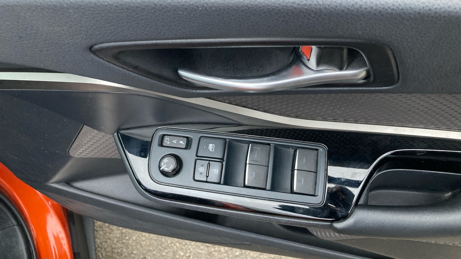 Used Toyota C-HR 2020 for sale - 77055558: Photo 32