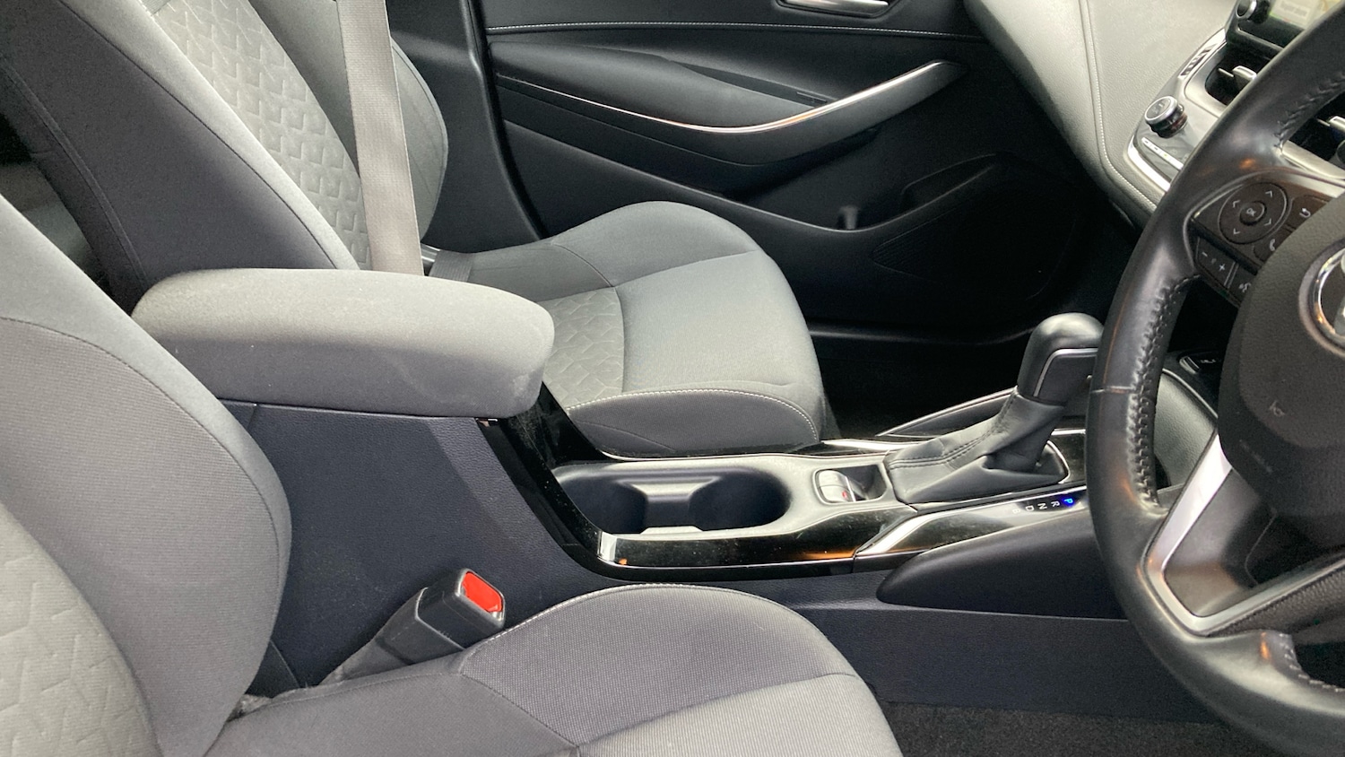 Used Toyota Corolla 2020 for sale - 76366854: Photo 31