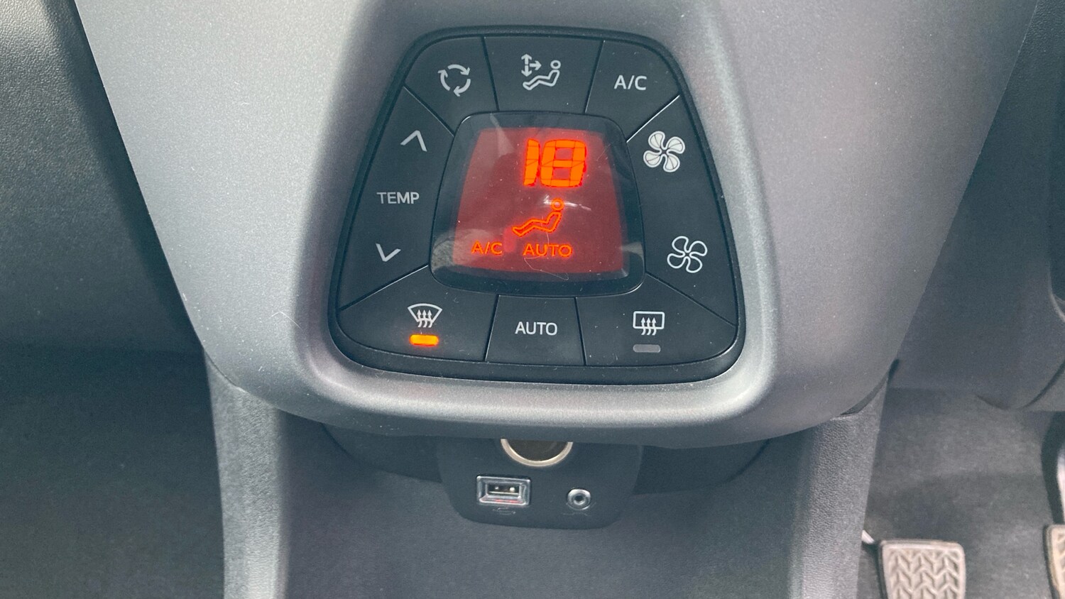 Used Toyota AYGO 2021 for sale - 77873180: Photo 38