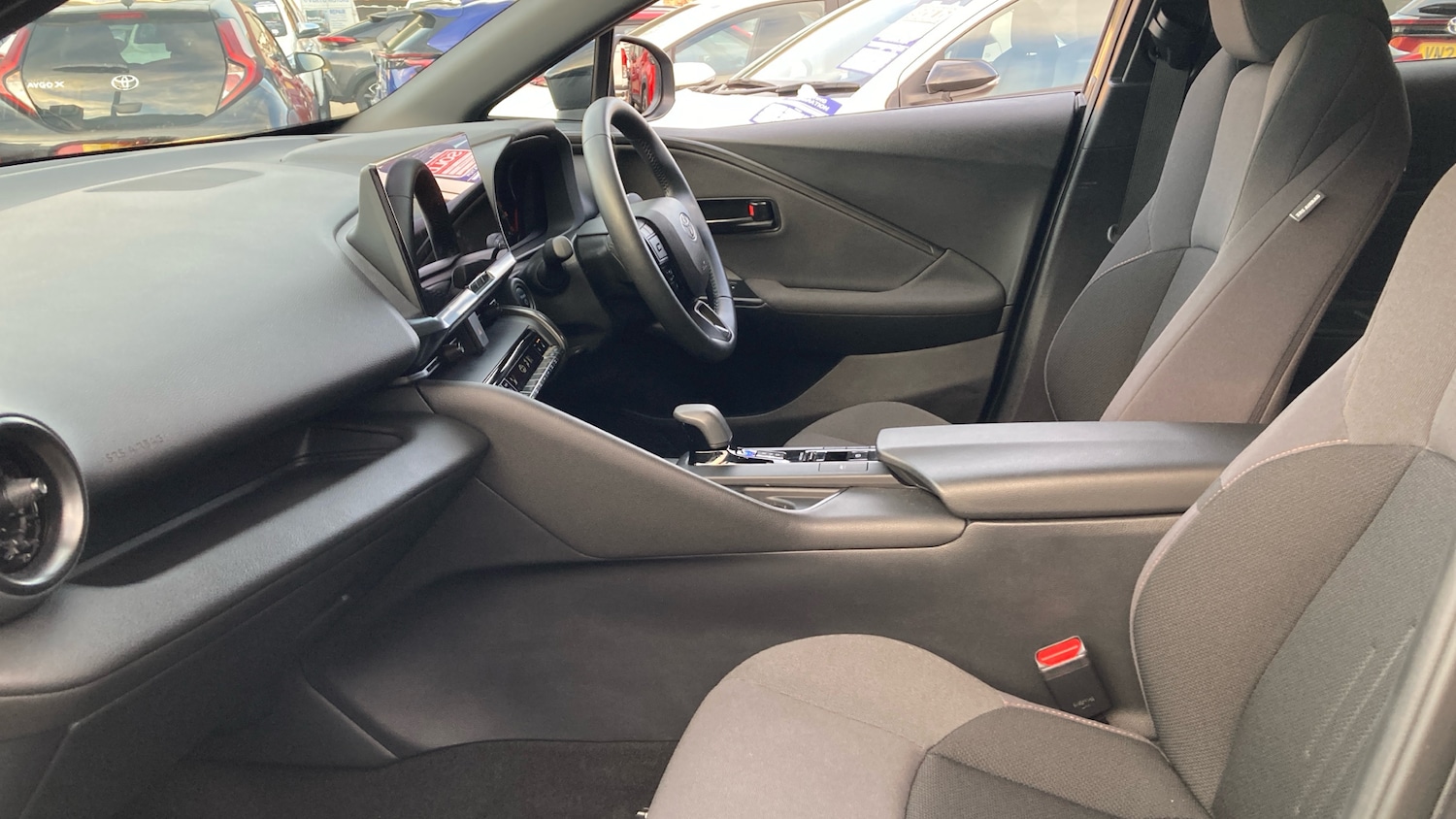 Used Toyota C-HR 2024 for sale - 76692653: Photo 10