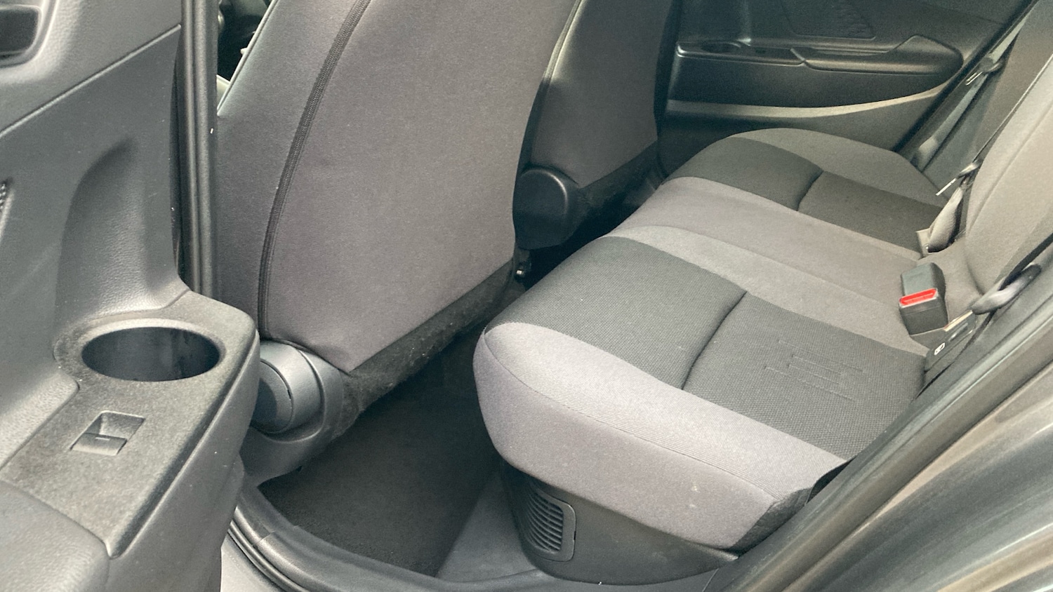 Used Toyota C-HR 2024 for sale - 76692653: Photo 13