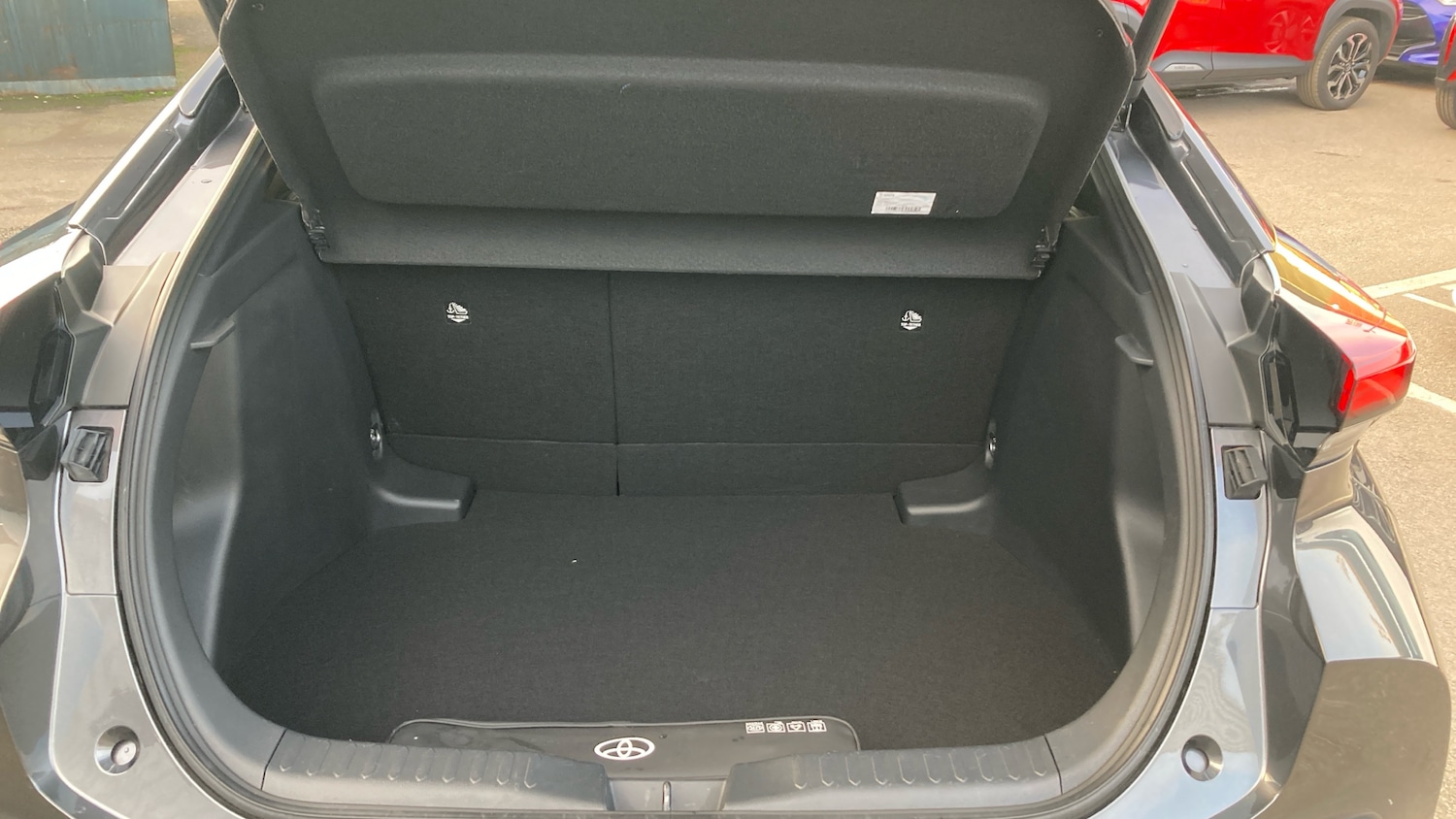 Used Toyota C-HR 2024 for sale - 76692653: Photo 14