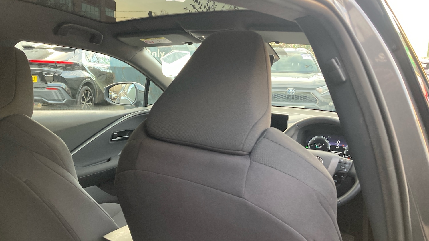 Used Toyota C-HR 2024 for sale - 76692653: Photo 20