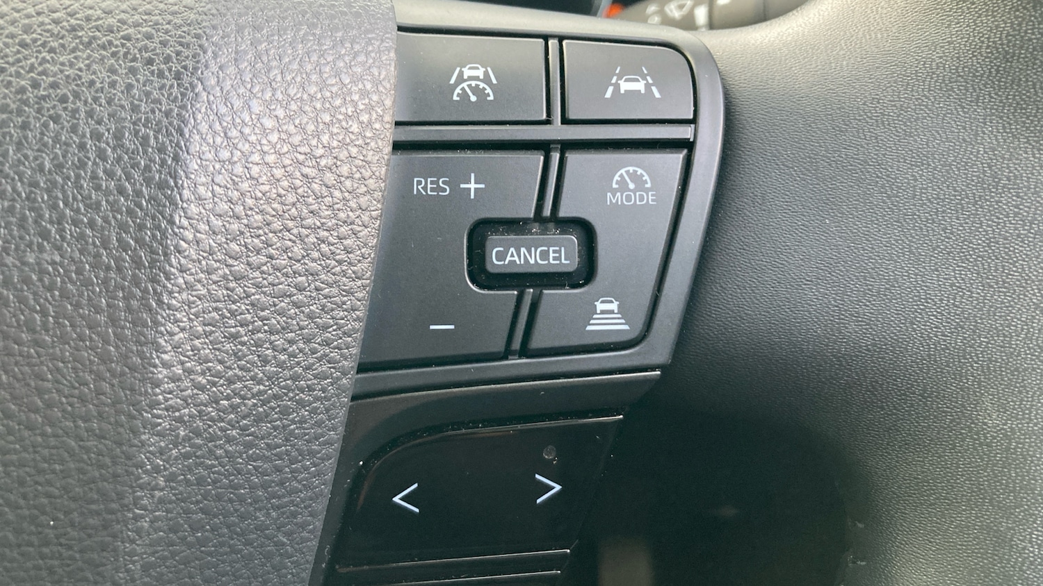 Used Toyota C-HR 2024 for sale - 76692653: Photo 27