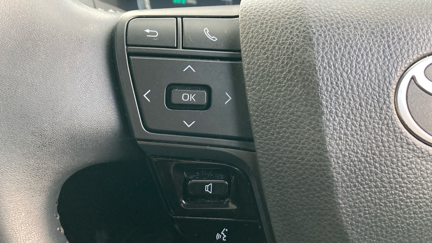 Used Toyota C-HR 2024 for sale - 76692653: Photo 28