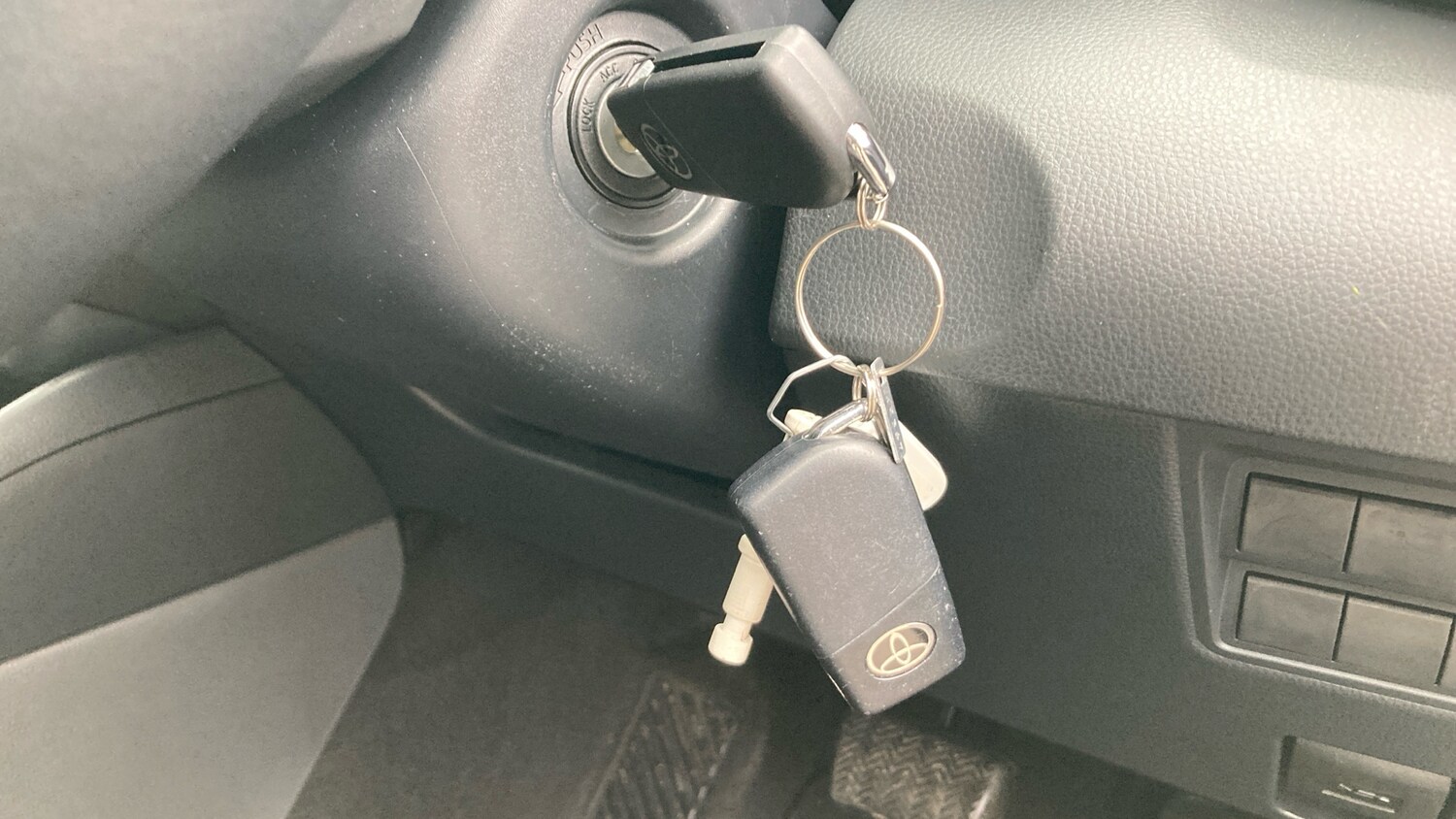 Used Toyota Yaris 2024 for sale - 78163159: Photo 33