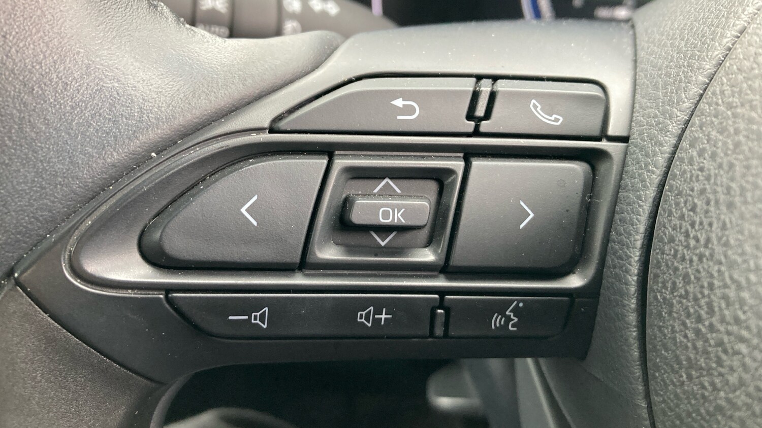 Used Toyota Yaris 2024 for sale - 78163159: Photo 38