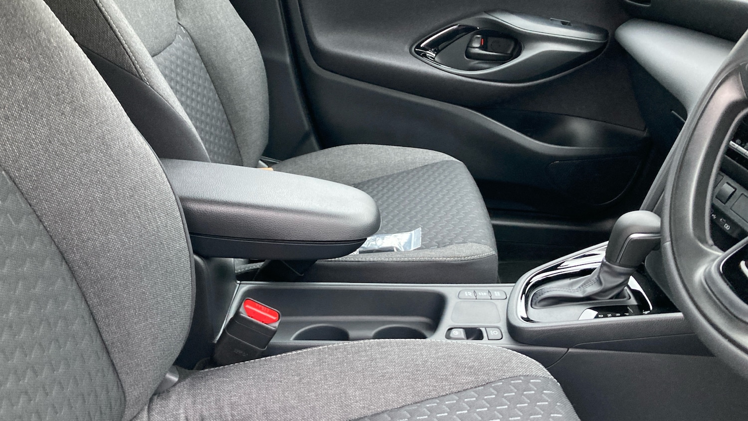 Used Toyota Yaris Cross 2025 for sale - 77450237: Photo 34