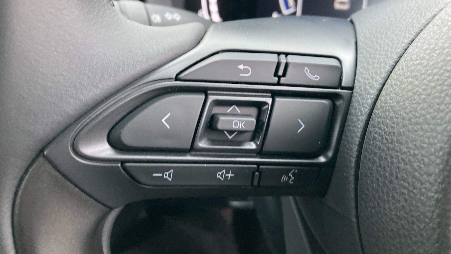 Used Toyota Yaris Cross 2025 for sale - 77450237: Photo 37