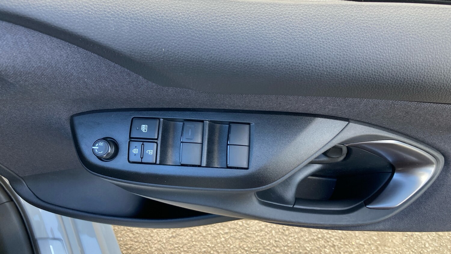 Used Toyota Yaris 2025 for sale - 76076276: Photo 32