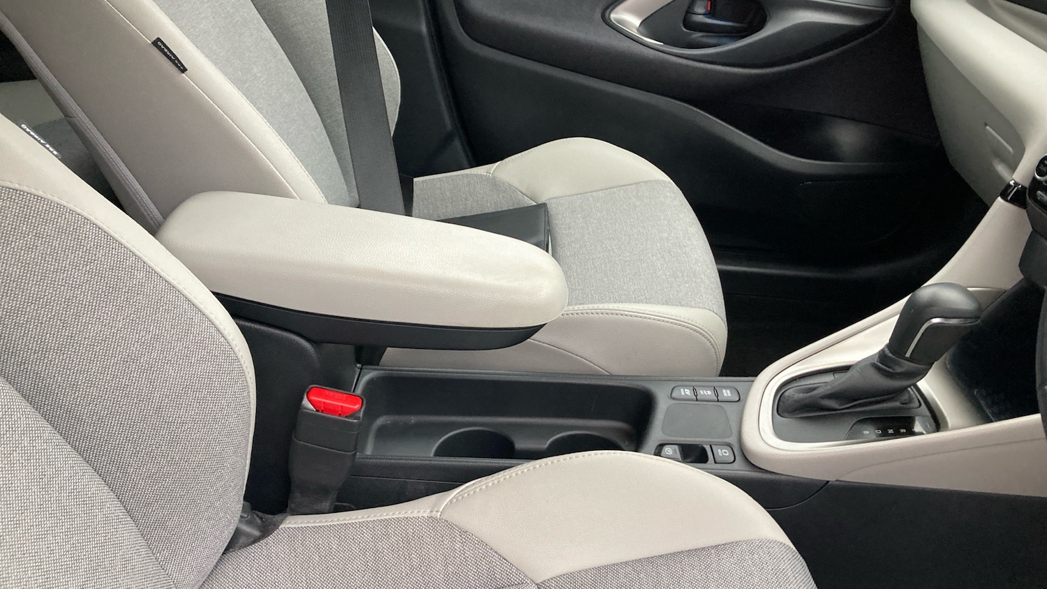 Used Toyota Yaris 2023 for sale - 77116386: Photo 34