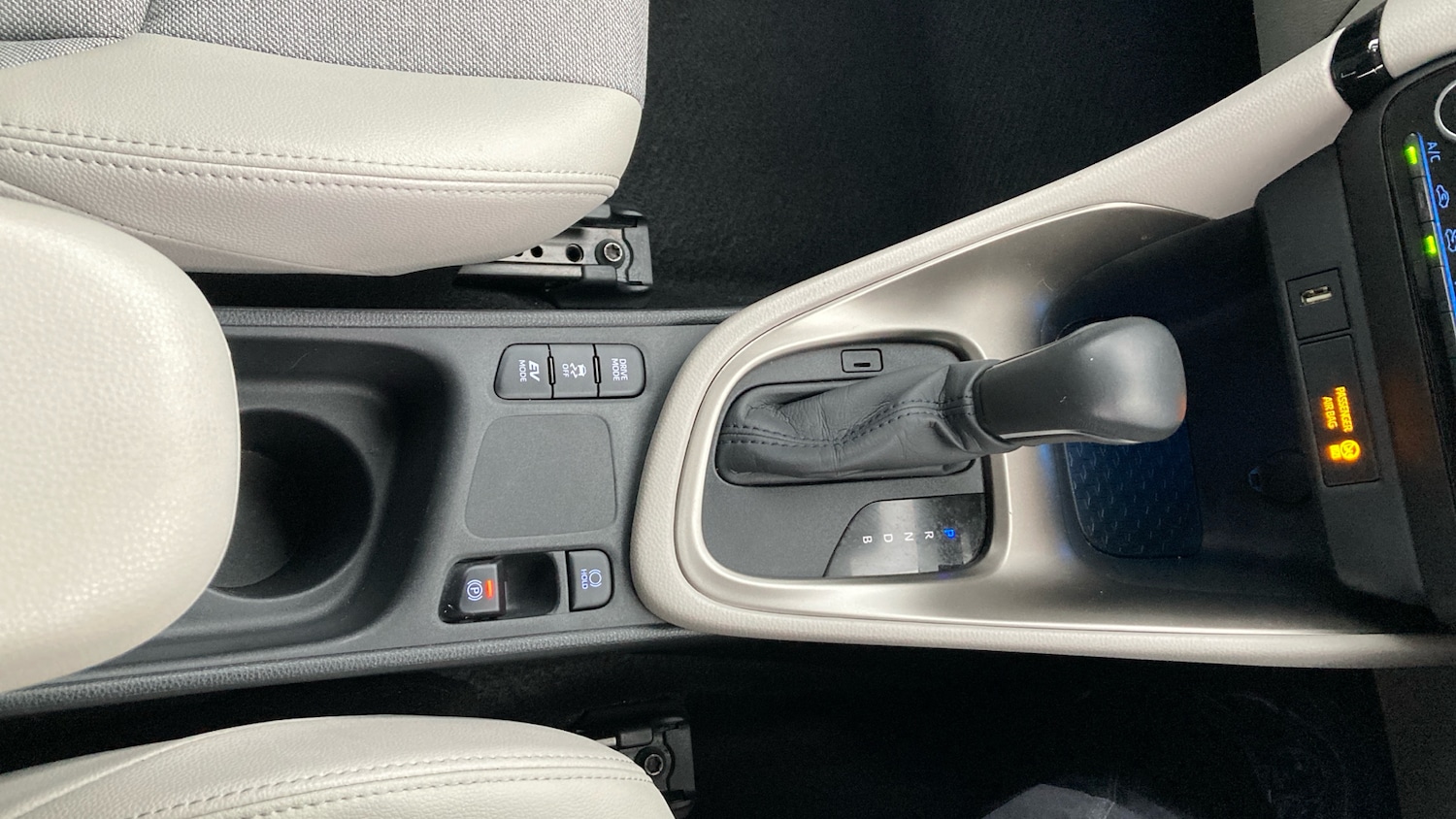 Used Toyota Yaris 2023 for sale - 77116386: Photo 37