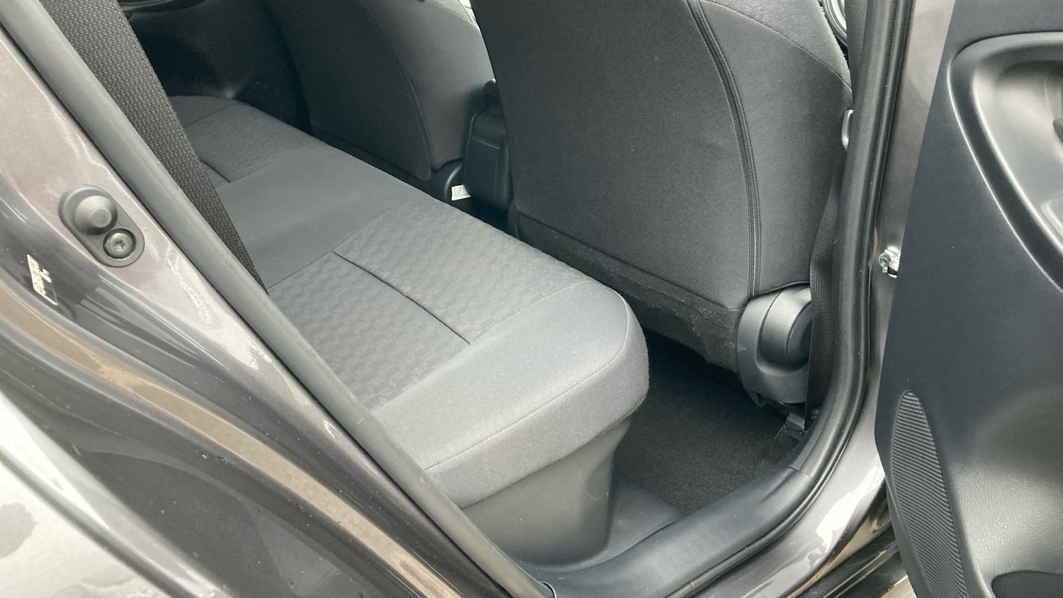 Used Toyota Yaris 2022 for sale - 77326745: Photo 12